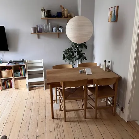 Apartment Bright With Private Sunny Balcony In A Prime Location