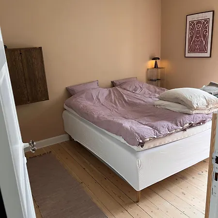 Bright With Private Sunny Balcony In A Prime Location Lägenhet